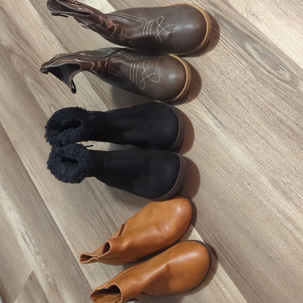 3 pairs girl boots